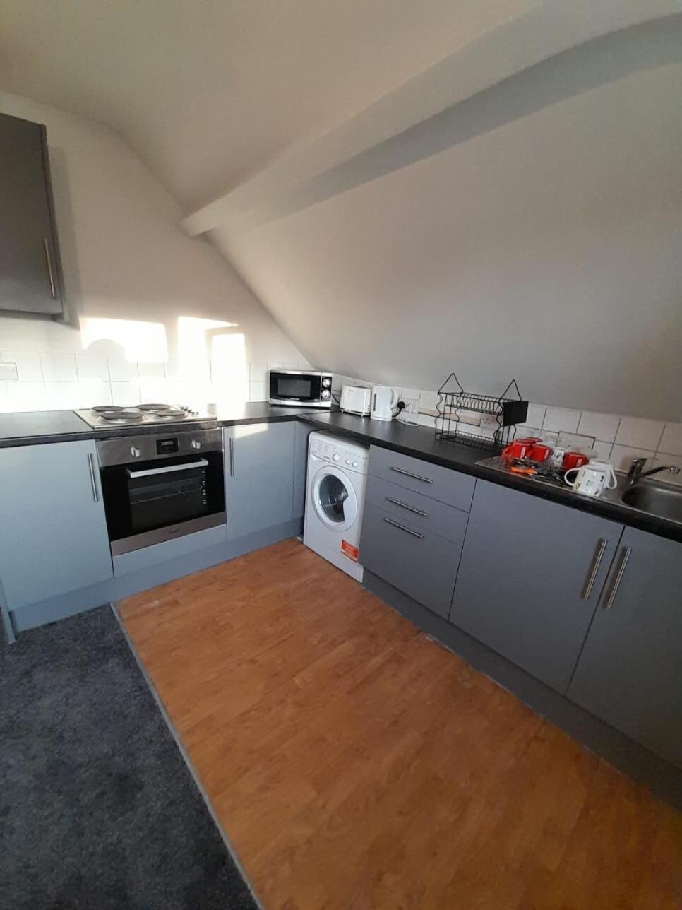 Entire Victoria Park Cardiff Apartment With Free Street Parking Bus 17 And 18 Direct To Cardiff City Centre, Fast Free Wi-Fi ภายนอก รูปภาพ