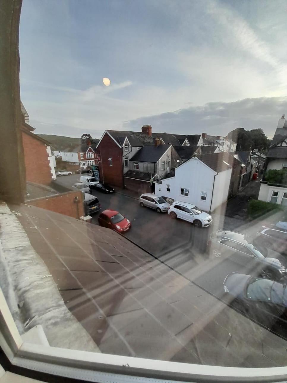 Entire Victoria Park Cardiff Apartment With Free Street Parking Bus 17 And 18 Direct To Cardiff City Centre, Fast Free Wi-Fi ภายนอก รูปภาพ