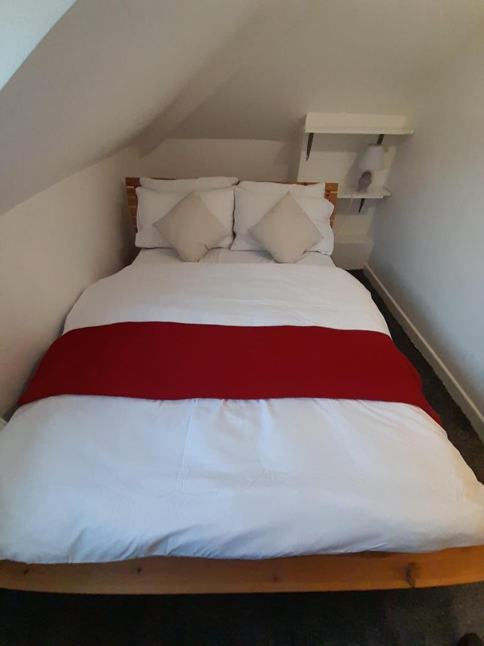 Entire Victoria Park Cardiff Apartment With Free Street Parking Bus 17 And 18 Direct To Cardiff City Centre, Fast Free Wi-Fi ภายนอก รูปภาพ