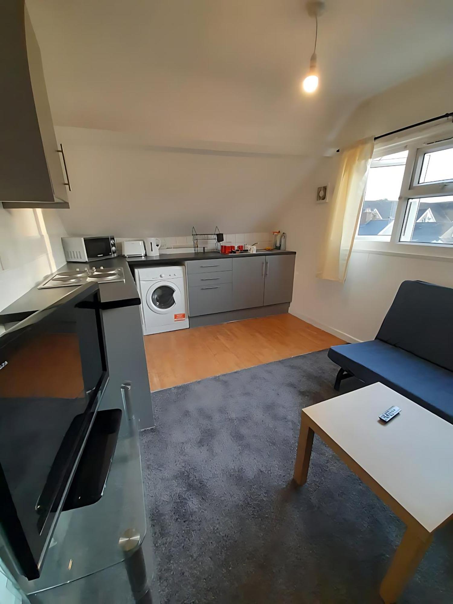 Entire Victoria Park Cardiff Apartment With Free Street Parking Bus 17 And 18 Direct To Cardiff City Centre, Fast Free Wi-Fi ภายนอก รูปภาพ
